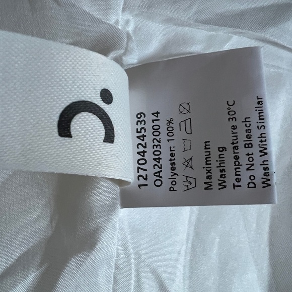 Commense Oversized Puff Sleeve Blouse - Picture 6 of 12